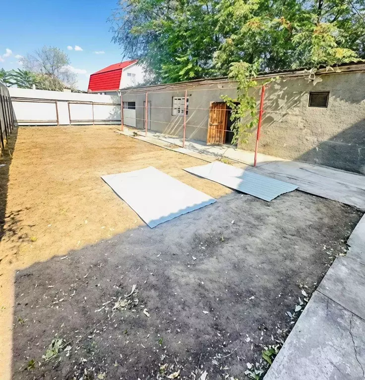 Дом в Астраханская область, Астрахань ул. 2-я Дорожная (200 м) - Фото 2