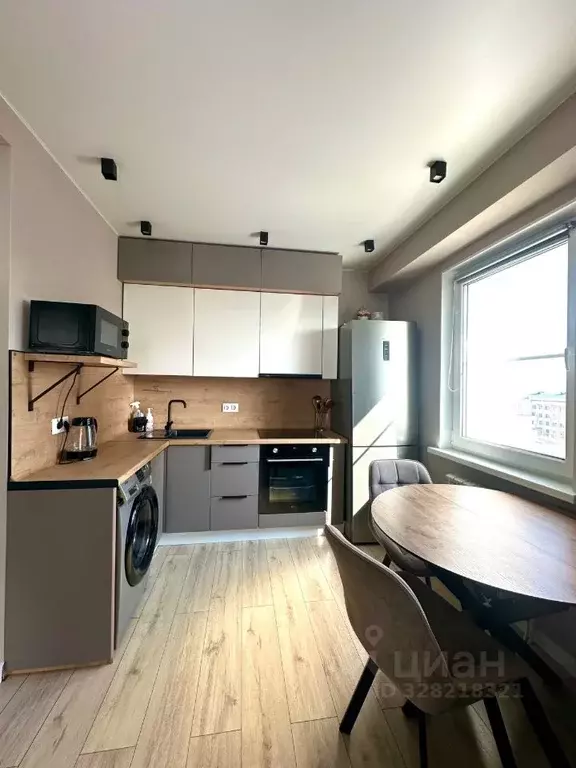 1-к кв. Омская область, Омск просп. Комарова, 11/3 (40.0 м) - Фото 2