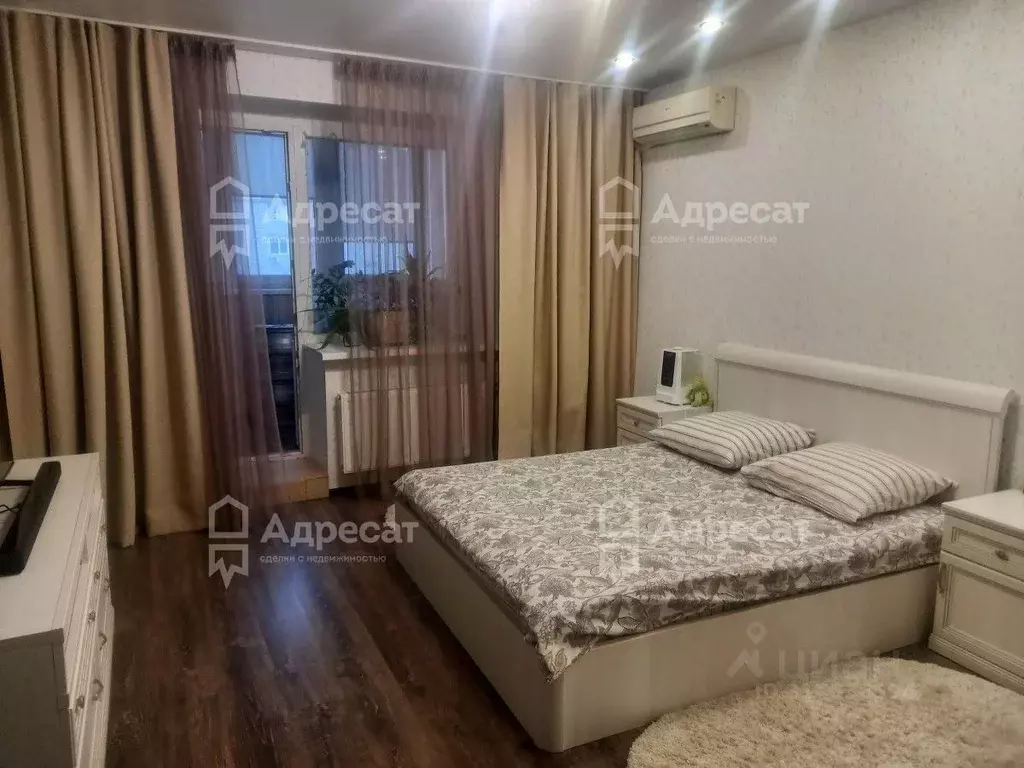 2-к кв. Волгоградская область, Волгоград ул. Базарова, 8 (65.2 м) - Фото 0