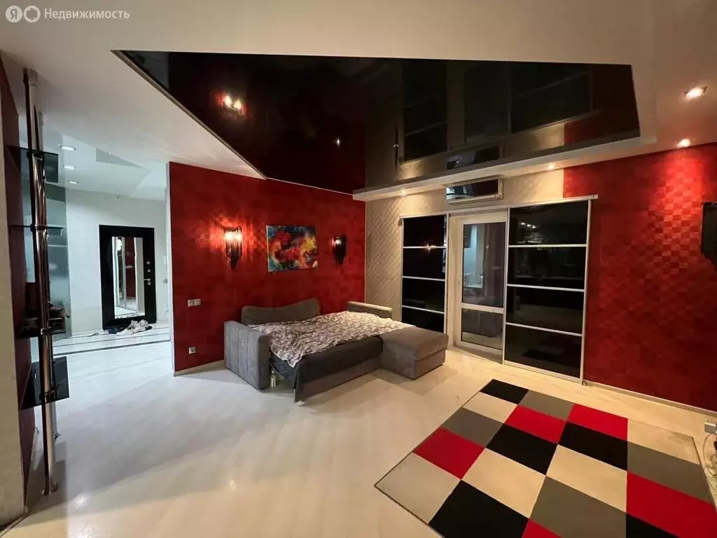 Квартира-студия: Тюмень, улица Самарцева, 8 (52.7 м) - Фото 1