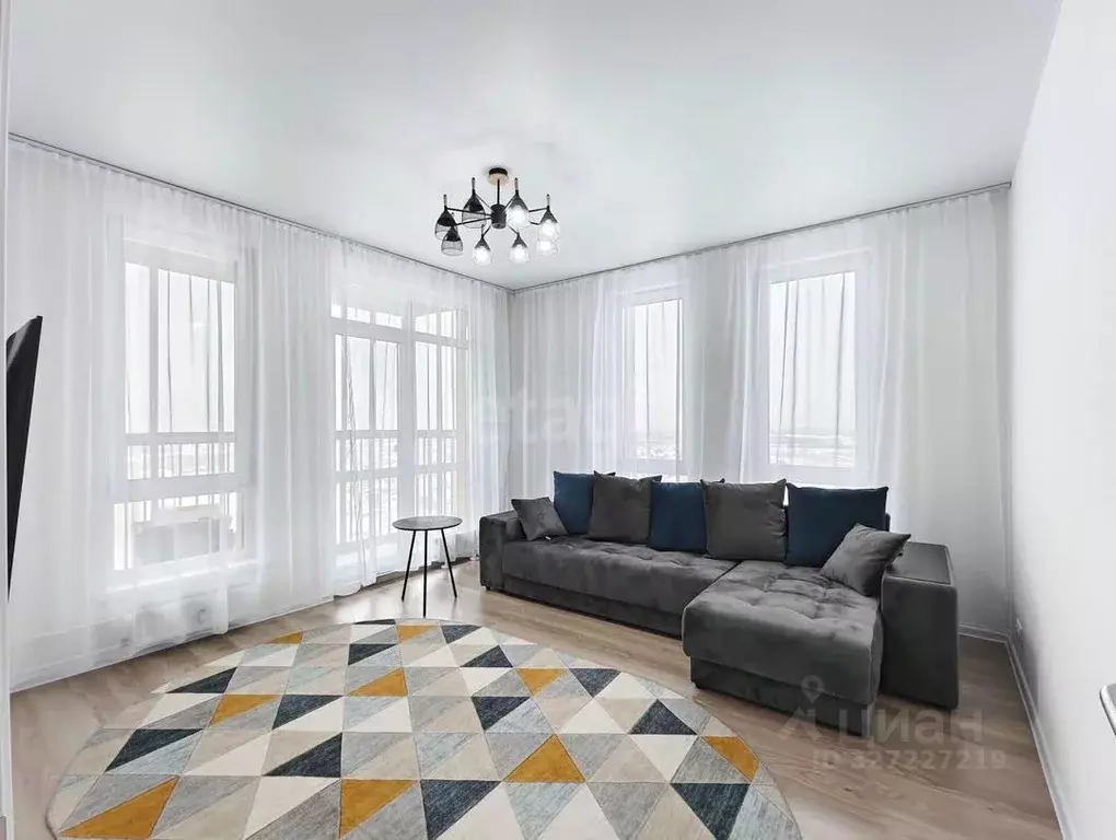 4-к кв. Тюменская область, Тюмень ул. Юрия Рогачева, 9к2 (80.0 м) - Фото 1