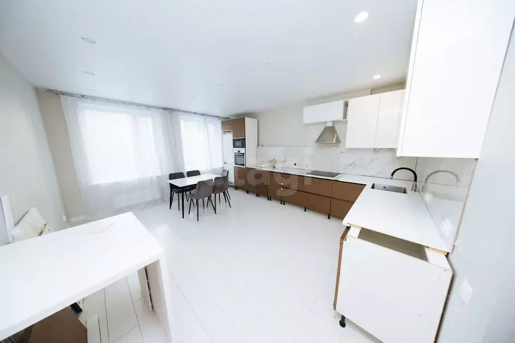 2-к кв. Новосибирская область, Новосибирск ул. Кирова, 11 (68.3 м) - Фото 2