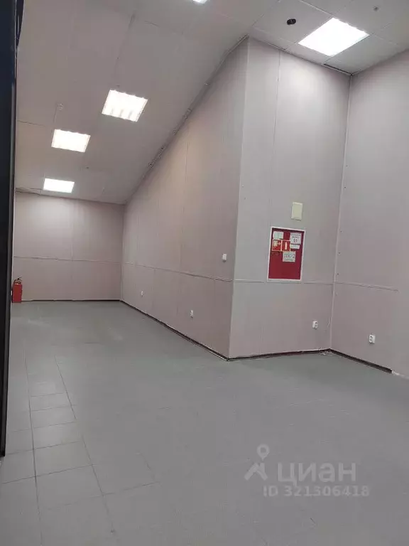 Помещение свободного назначения в Карелия, Петрозаводск ул. Кирова, 2 ... - Фото 0