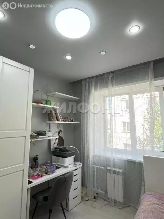 4-комнатная квартира: Кызыл, улица Калинина, 7 (74.3 м) - Фото 1