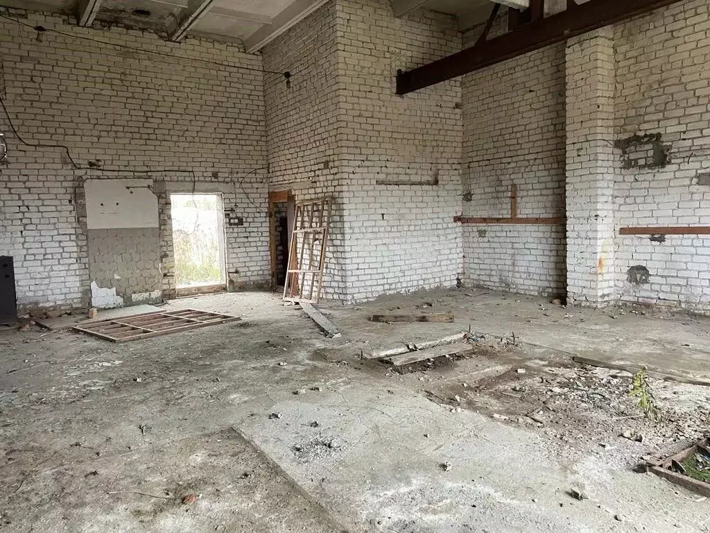 Помещение свободного назначения в Смоленская область, с. Угра ул. ... - Фото 1