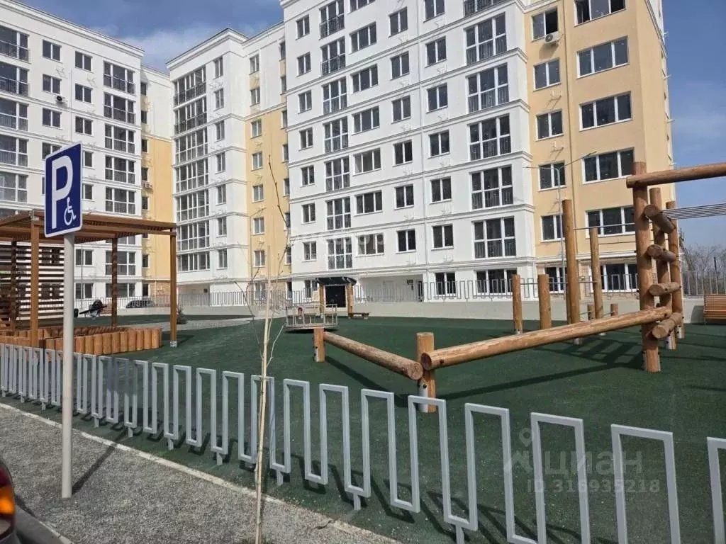2-к кв. Крым, Феодосия ш. Симферопольское, 48к1 (58.3 м) - Фото 0