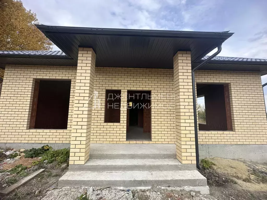 Дом в Пензенская область, Пензенский район, Алферьевский сельсовет, с. ... - Фото 1