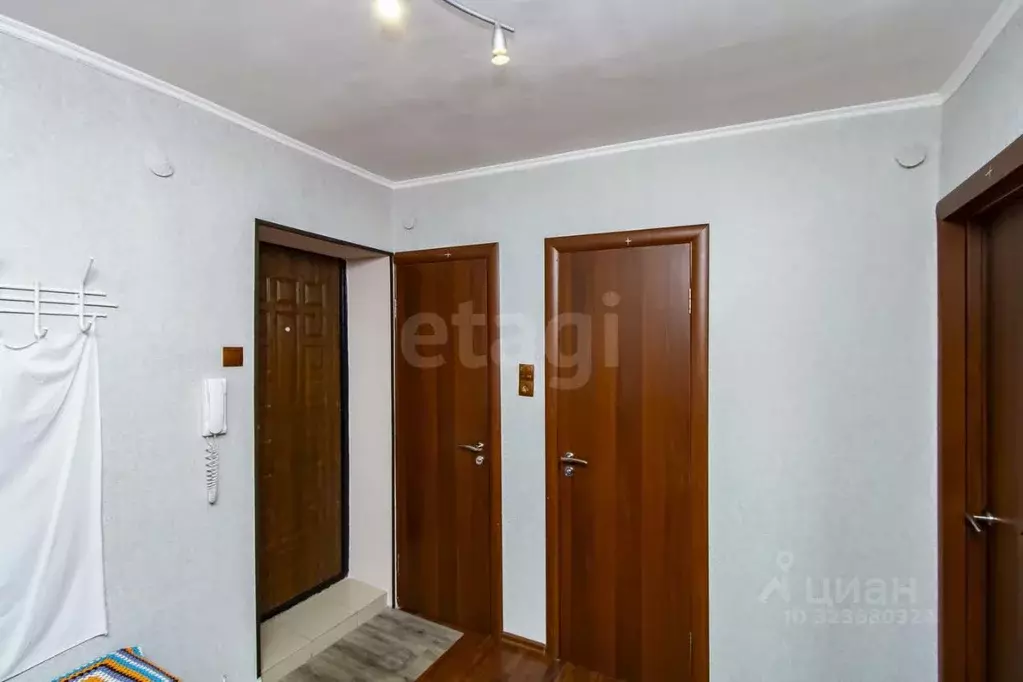 2-к кв. Тюменская область, Тюменский муниципальный округ, Боровский рп ... - Фото 0