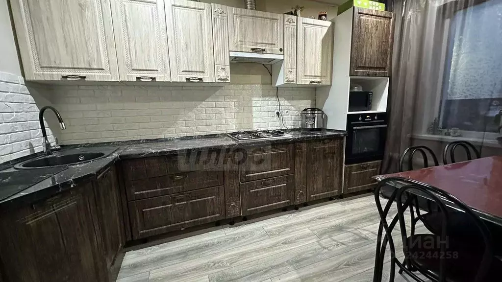 Дом в Оренбургская область, Тюльганский район, с. Владимировка ... - Фото 2