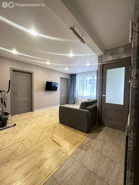 3-комнатная квартира: Пятигорск, Московская улица, 64 (50 м) - Фото 1