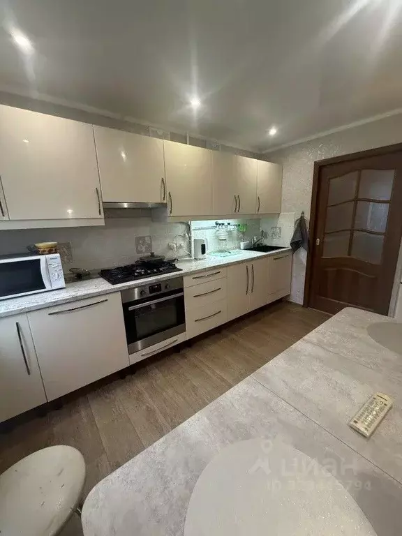 4-к кв. Свердловская область, Екатеринбург просп. Космонавтов, 92 ... - Фото 0