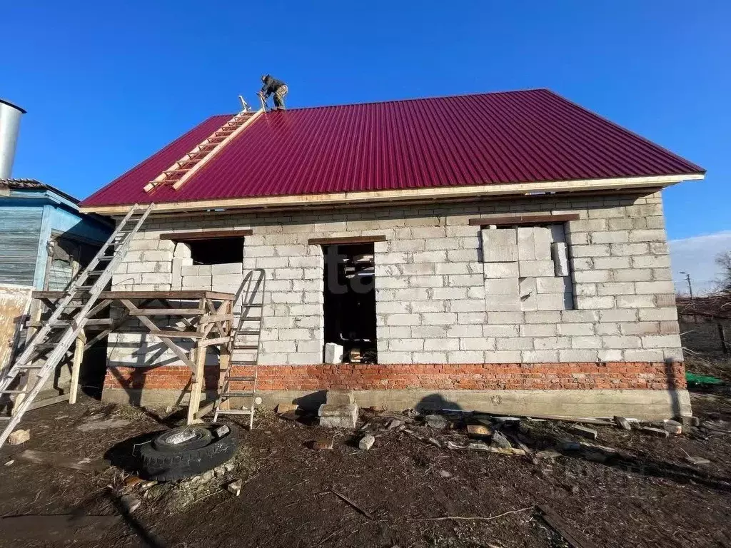 Дом в Орловская область, Кромы пгт ул. К. Маркса, 85 (100 м) - Фото 1