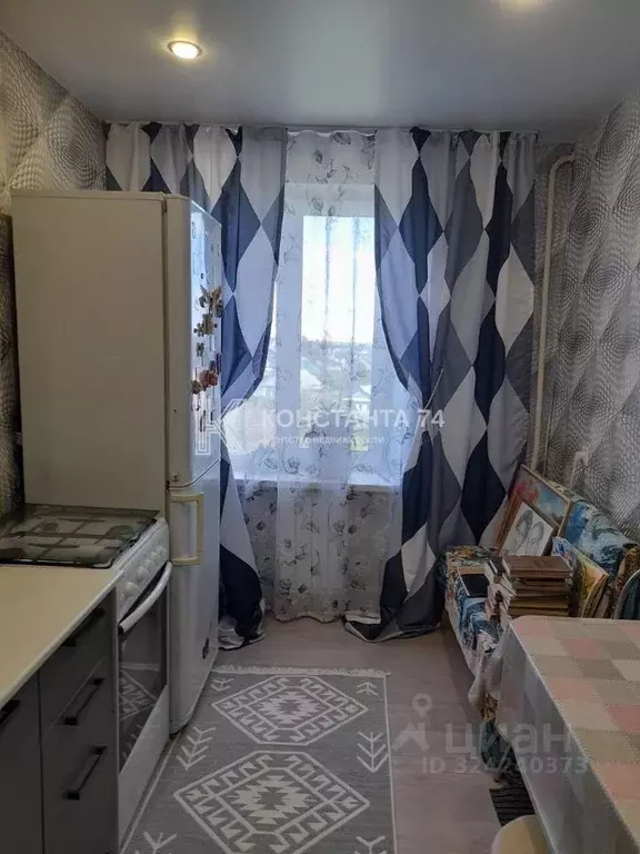 2-к кв. Челябинская область, Кыштым ул. Республики, 104 (51.2 м) - Фото 1