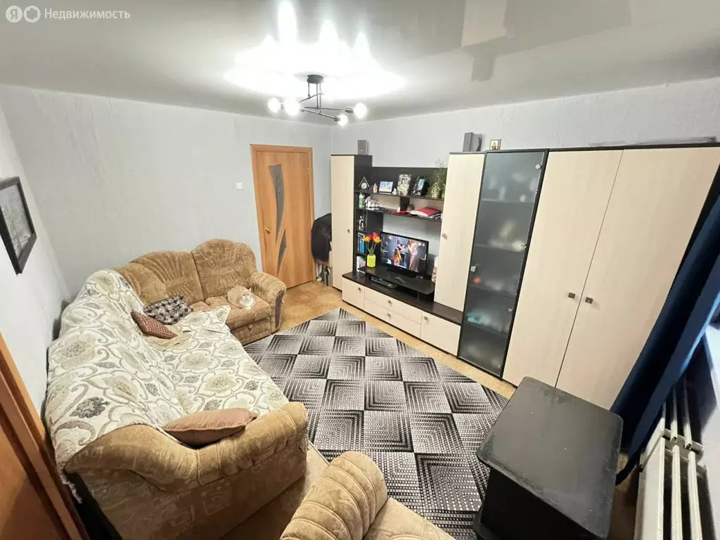 3-комнатная квартира: Первоуральск, улица Ленина, 25 (55.8 м) - Фото 1