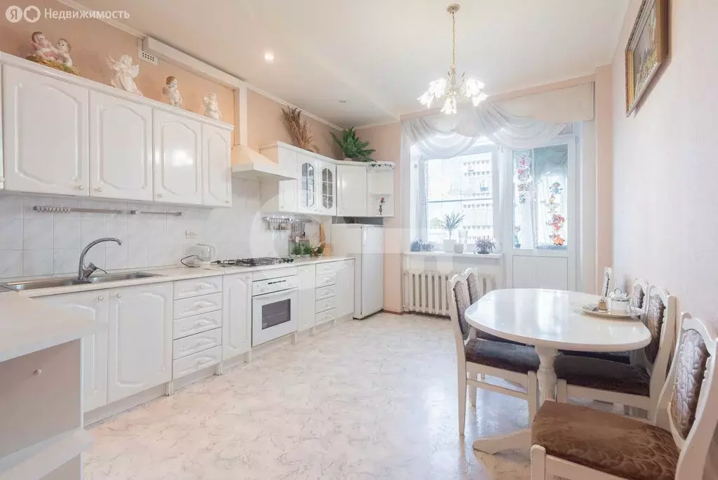 3-комнатная квартира: Казань, улица Николая Ершова, 57Б (121 м) - Фото 1
