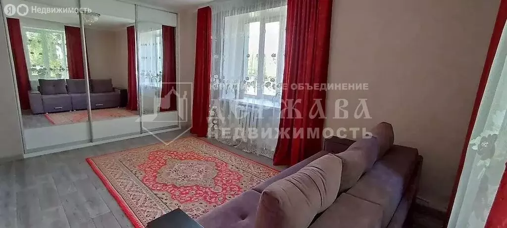 3-комнатная квартира: Топки, Пионерская улица, 68 (69 м) - Фото 0