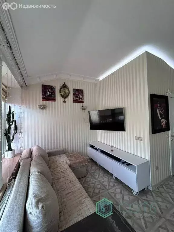 2-комнатная квартира: Калининград, улица Аксакова, 104А (50 м) - Фото 0