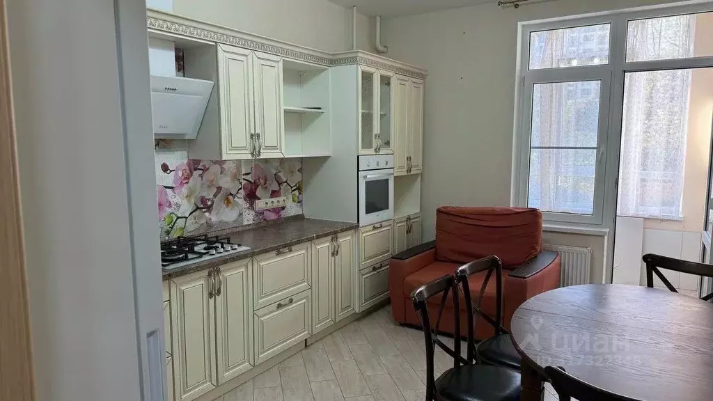 2-к кв. Краснодарский край, Геленджик ул. Гоголя, 11Бк2 (63.0 м) - Фото 0