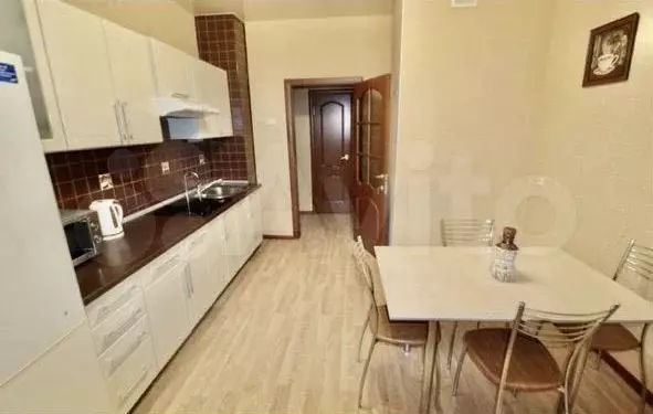 2-к. квартира, 70 м, 11/17 эт. - Фото 1