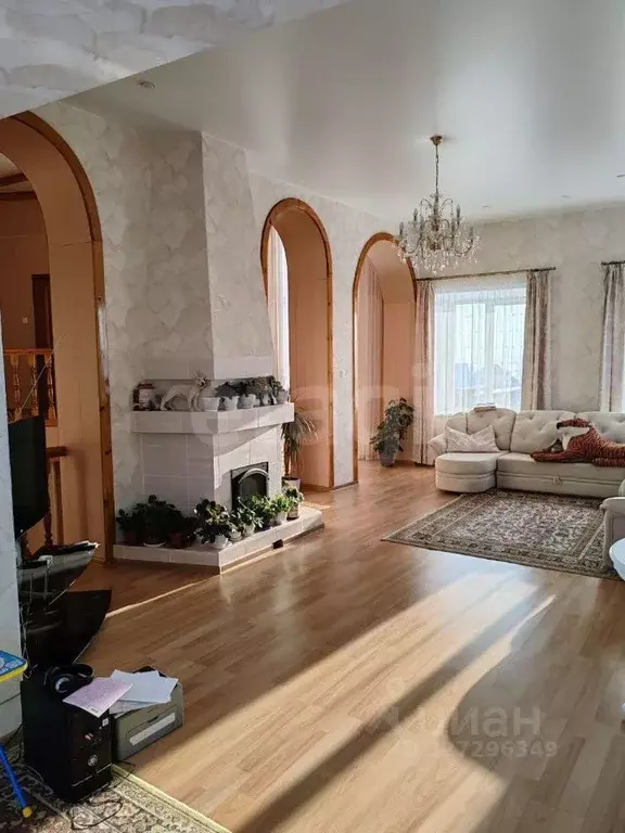 Дом в Бурятия, Улан-Удэ Тулунжа мкр, ул. 40 лет Победы, 2 (355 м) - Фото 1