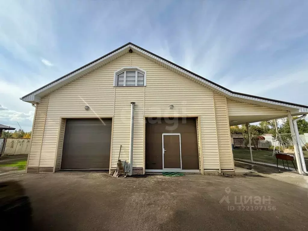 Дом в Белгородская область, Старооскольский городской округ, с. ... - Фото 1