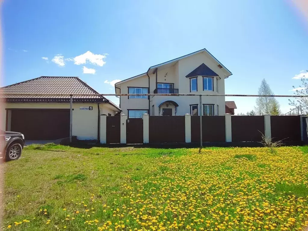 Дом в Свердловская область, Екатеринбург ул. Базальтовая, 1 (334 м) - Фото 0