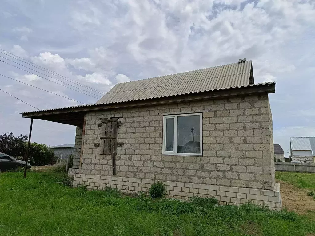 Дом в Волгоградская область, Суровикино ул. Клубничная, 88 (80 м) - Фото 1