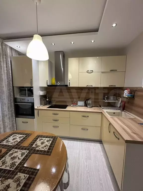 3-к. квартира, 64 м, 2/5 эт. - Фото 0