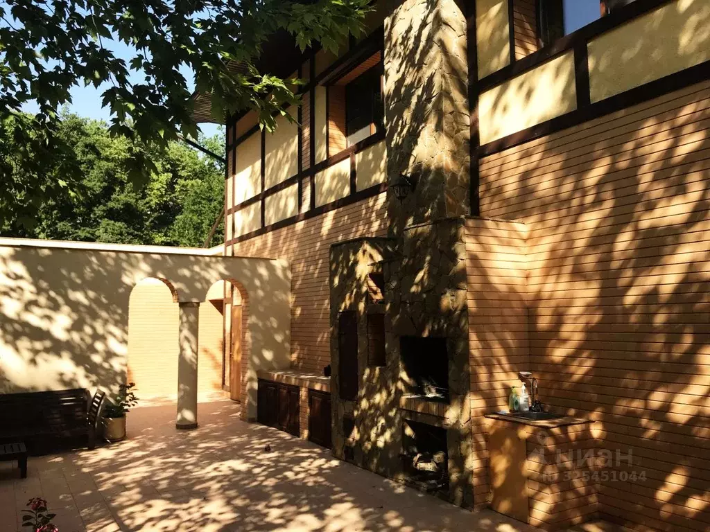 Дом в Краснодарский край, Сочи ул. Свободы, 13/21 (300 м) - Фото 1