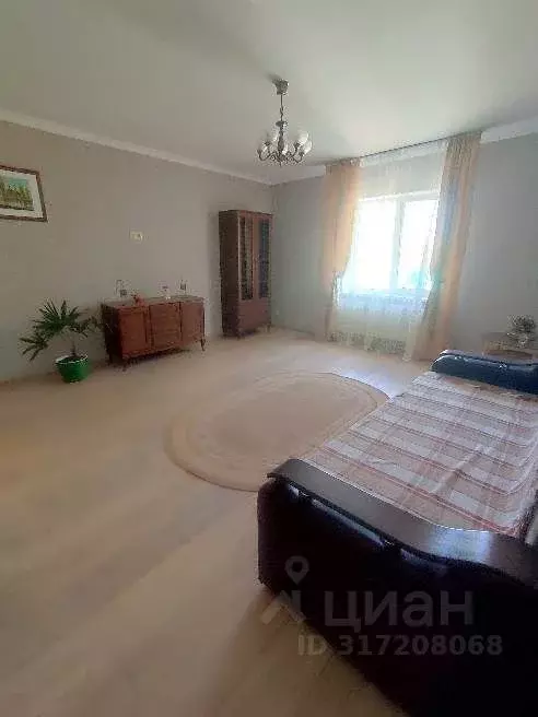 Дом в Крым, Симферополь просп. Победы, 262А (150 м) - Фото 1