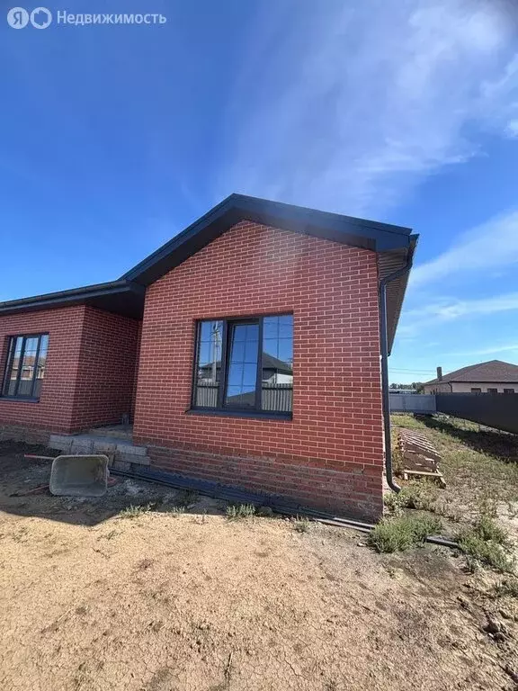 Дом в Новобессергеневка, Ростовская улица (100 м) - Фото 1