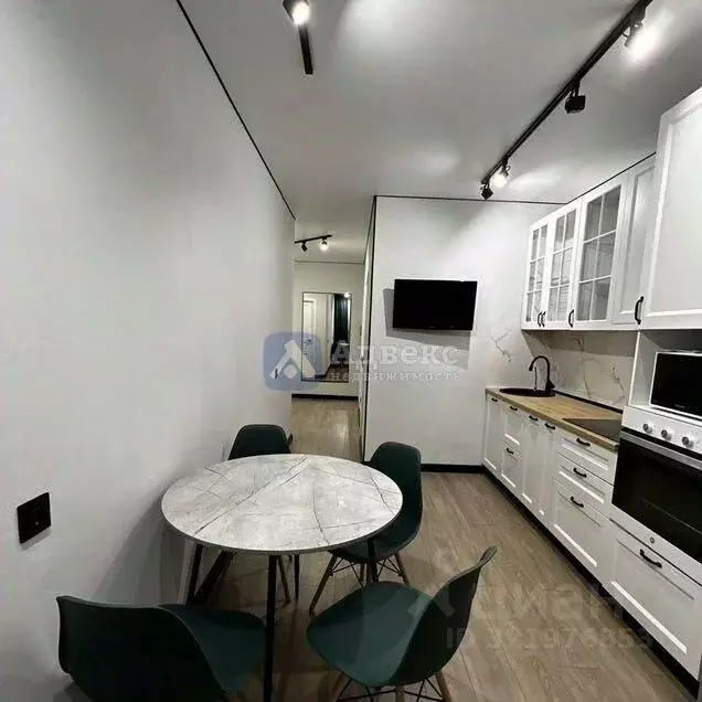 1-к кв. Тюменская область, Тюмень ул. Котельщиков, 2 (45.0 м) - Фото 1