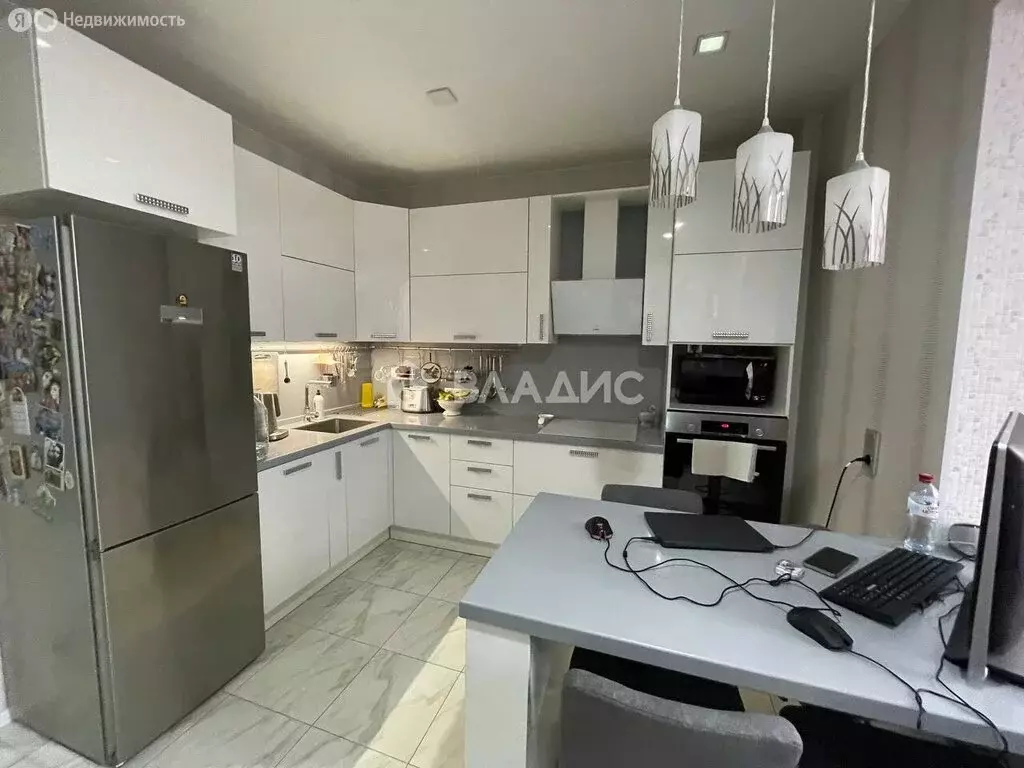 3-комнатная квартира: Мытищи, улица Кадомцева, 4 (87.3 м) - Фото 1