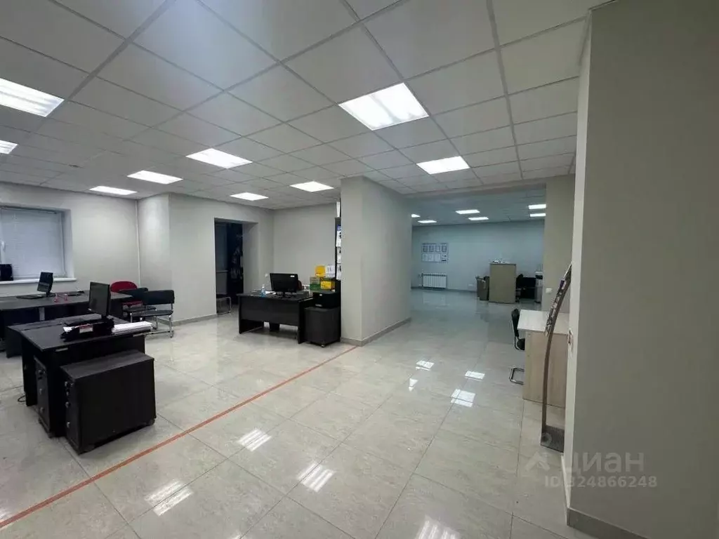 Офис в Татарстан, Набережные Челны просп. Дружбы Народов, 1 (150 м) - Фото 1