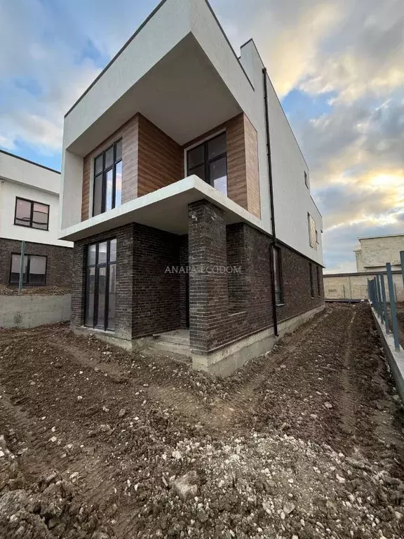 Дом в Краснодарский край, Анапа ул. Ивана Голубца (300 м) - Фото 1