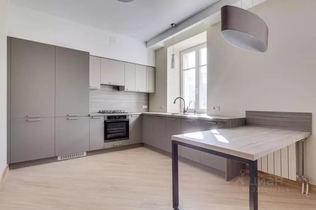 4-к кв. Санкт-Петербург, Санкт-Петербург, Пушкин Средняя ул., 8к2 ... - Фото 1