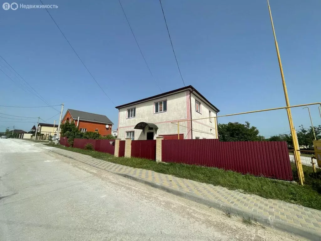 Дом в станица Натухаевская, Крайний переулок, 16Б (200 м) - Фото 0