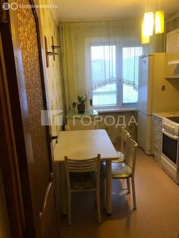 3-комнатная квартира: Барнаул, улица Панфиловцев, 31 (62.8 м) - Фото 1