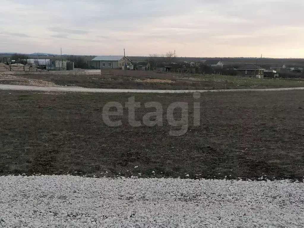 Участок в Крым, Симферопольский район, Перовское с/пос, с. Ключи ул. ... - Фото 1