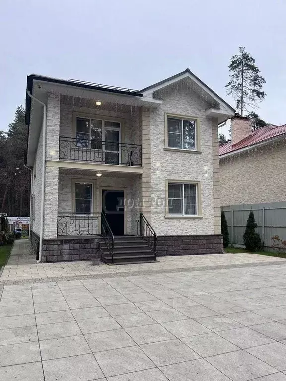 Дом в Московская область, Люберцы городской округ, Малаховка пгт  (300 ... - Фото 1