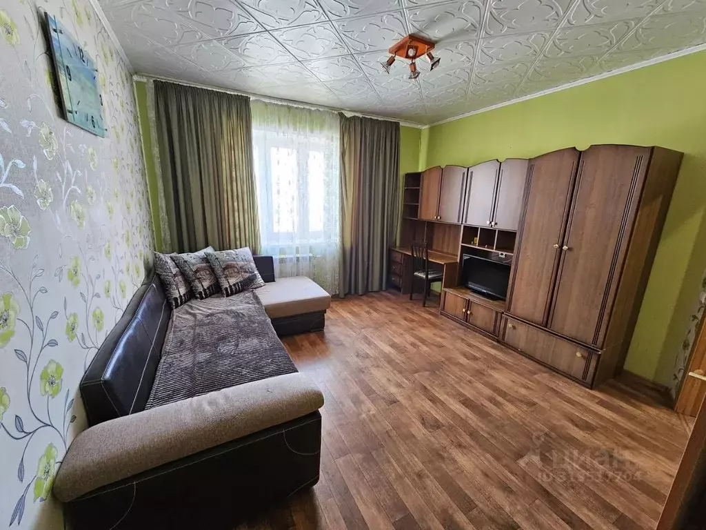 1-к кв. Омская область, Омск просп. Комарова, 16 (40.0 м) - Фото 0