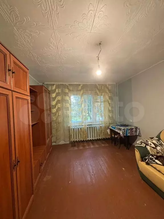 Комната 17 м в 4-к., 1/9 эт. - Фото 1
