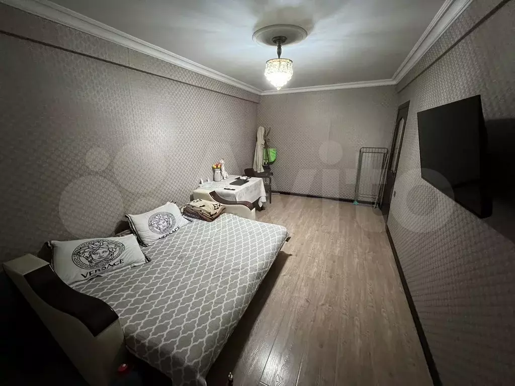 1-к. квартира, 50 м, 9/10 эт. - Фото 1