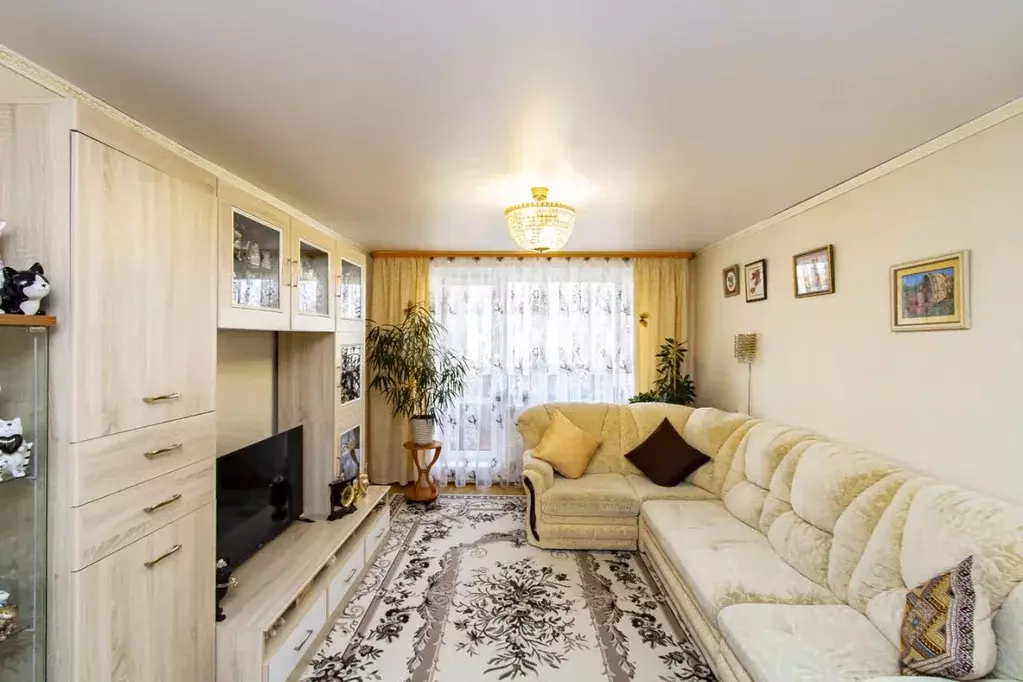 4-к кв. Тюменская область, Тюмень ул. 50 лет Октября, 74 (105.6 м) - Фото 1