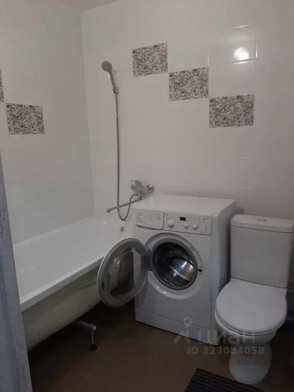 1-к кв. Башкортостан, Ишимбай Стахановская ул., 18А (36.0 м) - Фото 1