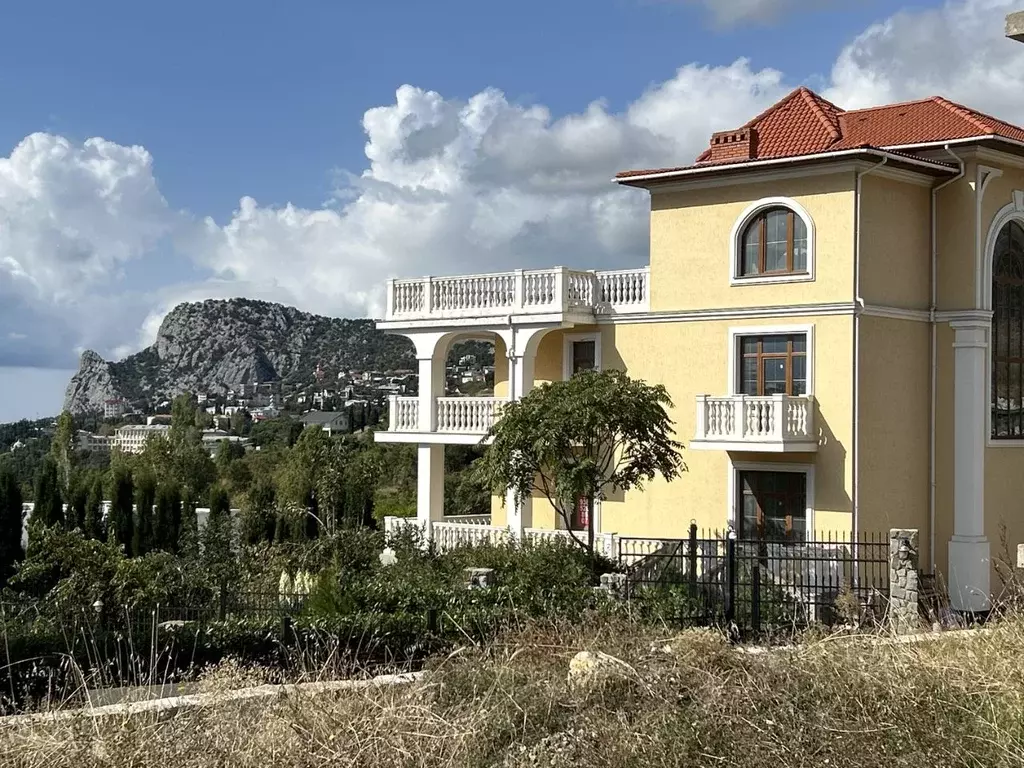 Дом в Крым, Ялта муниципальный округ, Симеиз пгт  (400 м) - Фото 1