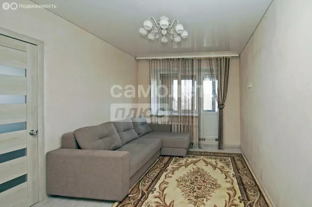 3-комнатная квартира: Омск, Мельничная улица, 122 (50.9 м) - Фото 1