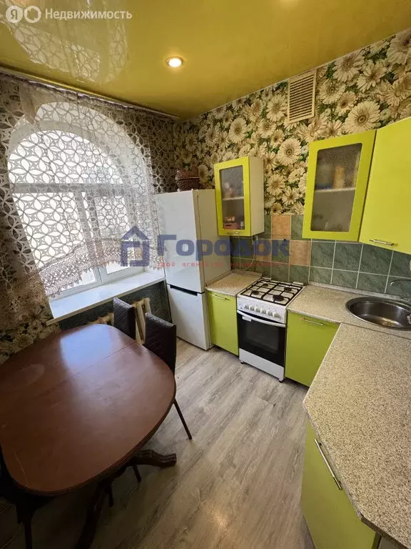 3-комнатная квартира: Каменск-Уральский, Октябрьская улица, 12 (62.7 ... - Фото 0