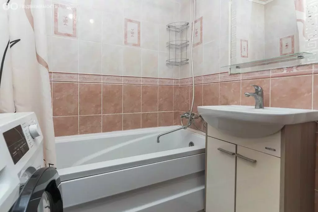 2-комнатная квартира: Тюмень, улица Мельникайте, 135 (50.8 м) - Фото 1