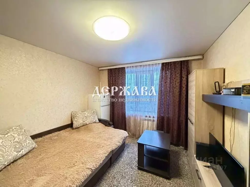 Комната Белгородская область, Старый Оскол ул. Калинина, 1/4 (13.0 м) - Фото 2